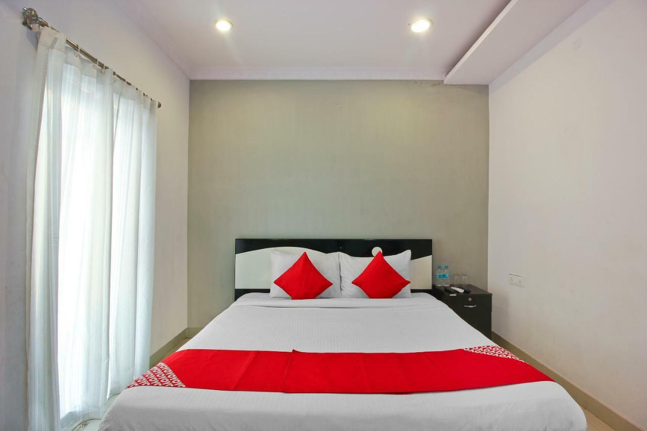 Hotel Oyo Flagship 463 Banjara Hills Hyderabad Esterno foto