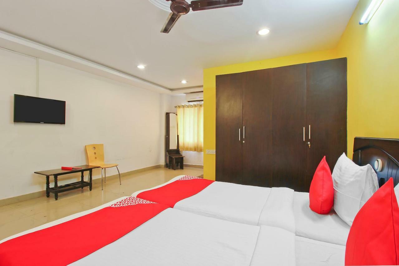 Hotel Oyo Flagship 463 Banjara Hills Hyderabad Esterno foto