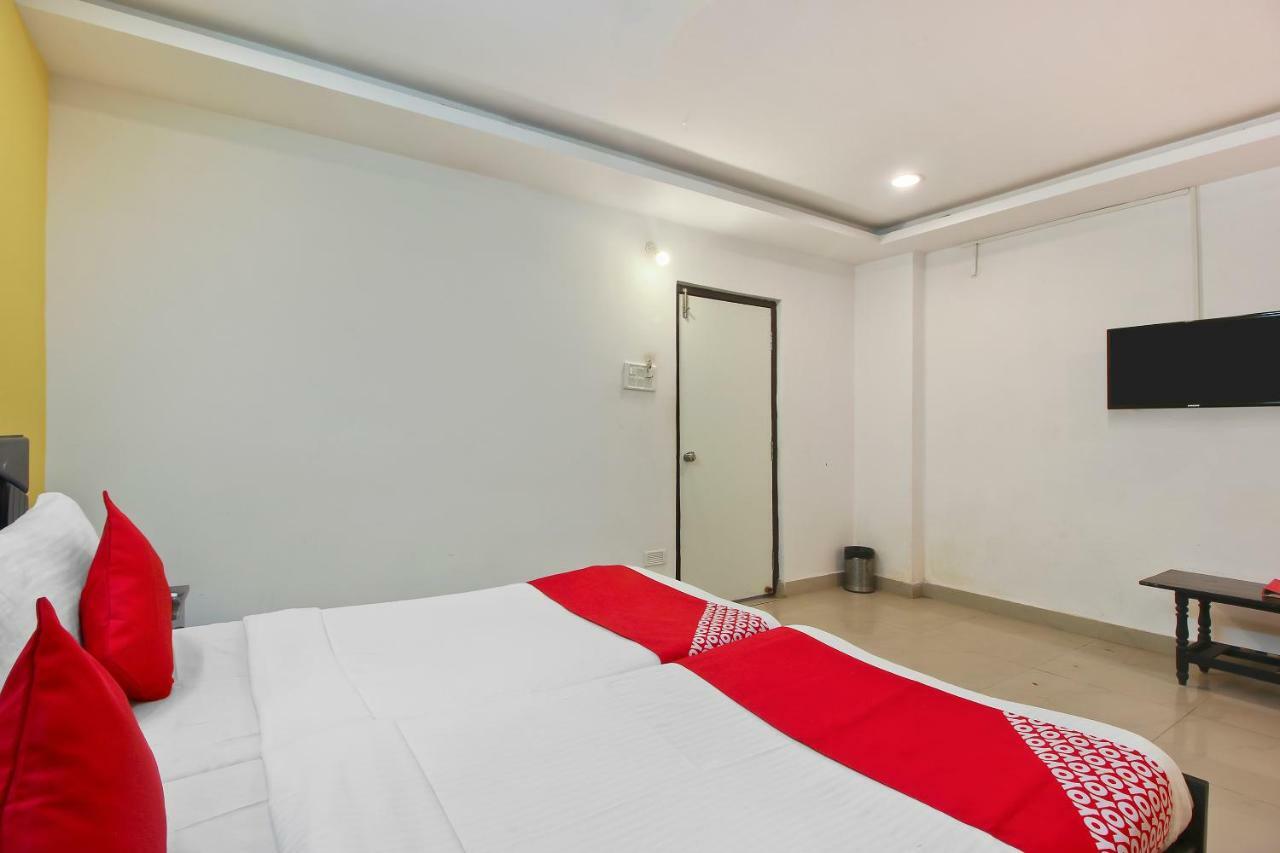 Hotel Oyo Flagship 463 Banjara Hills Hyderabad Esterno foto