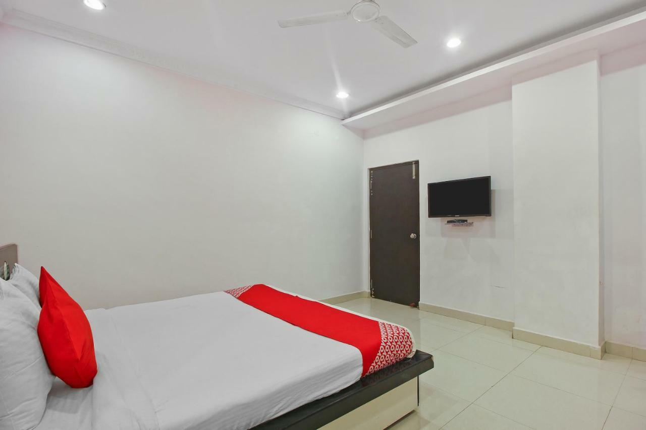Hotel Oyo Flagship 463 Banjara Hills Hyderabad Esterno foto