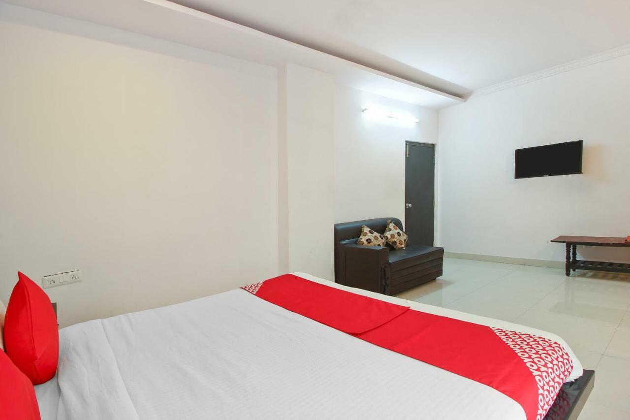 Hotel Oyo Flagship 463 Banjara Hills Hyderabad Esterno foto