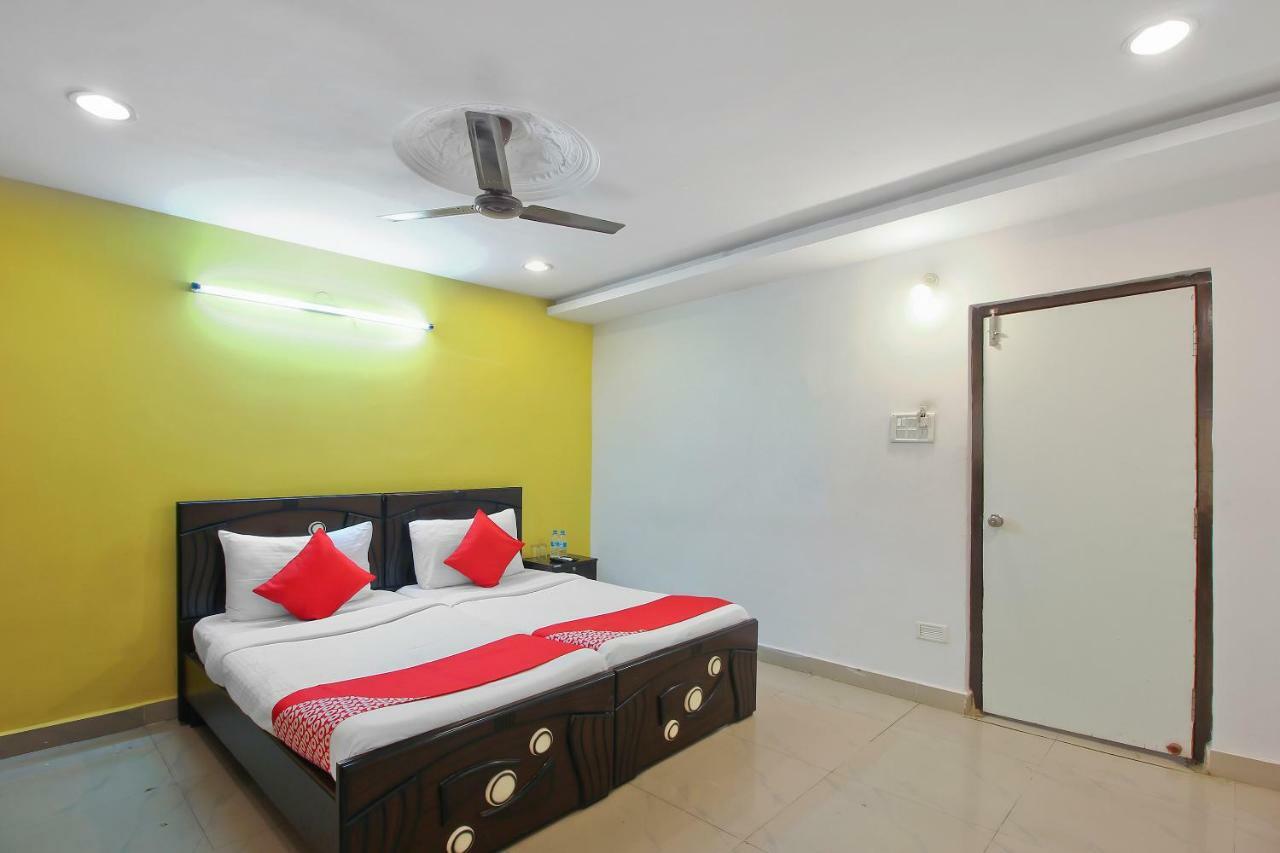 Hotel Oyo Flagship 463 Banjara Hills Hyderabad Esterno foto