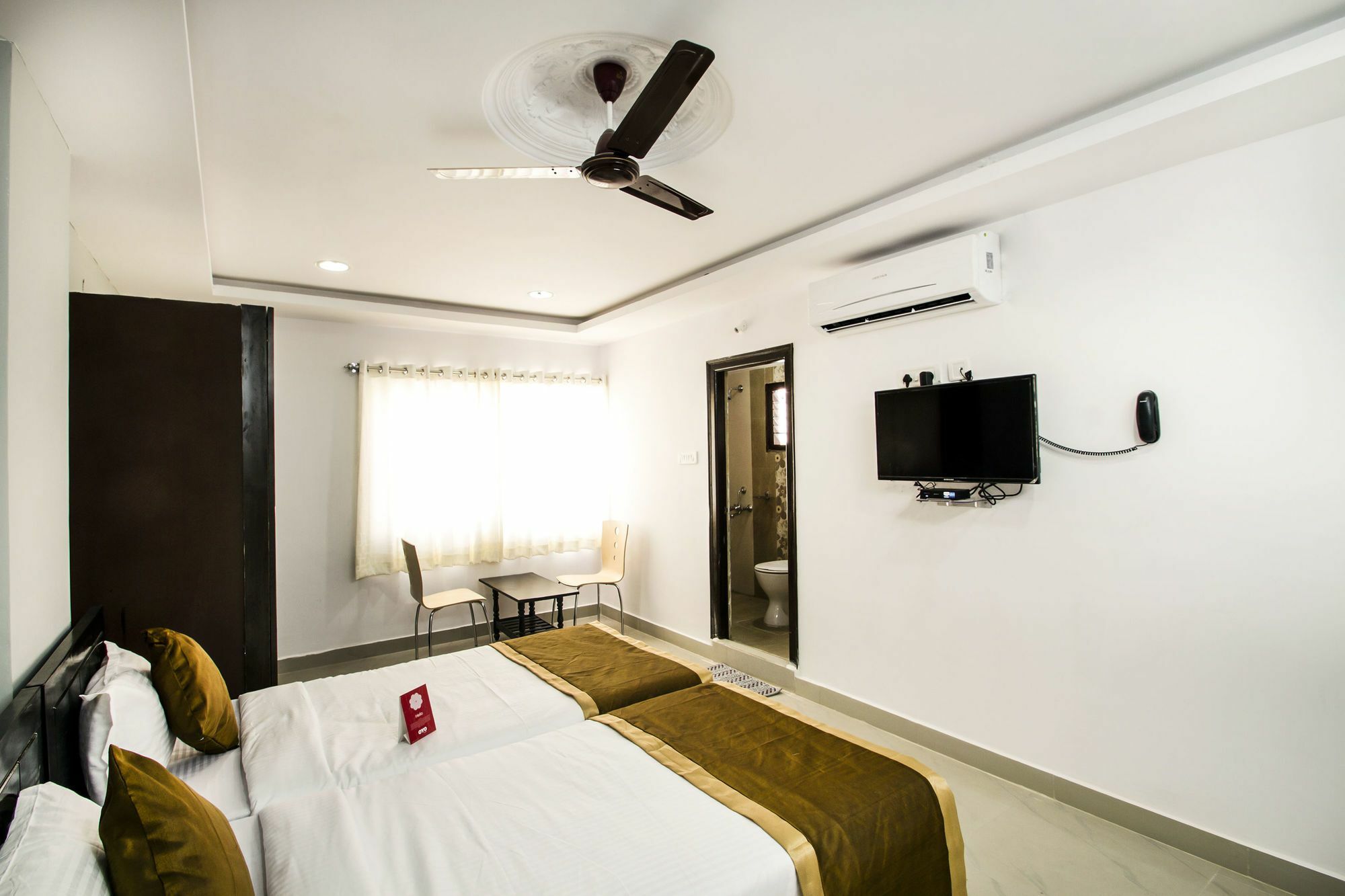 Hotel Oyo Flagship 463 Banjara Hills Hyderabad Esterno foto