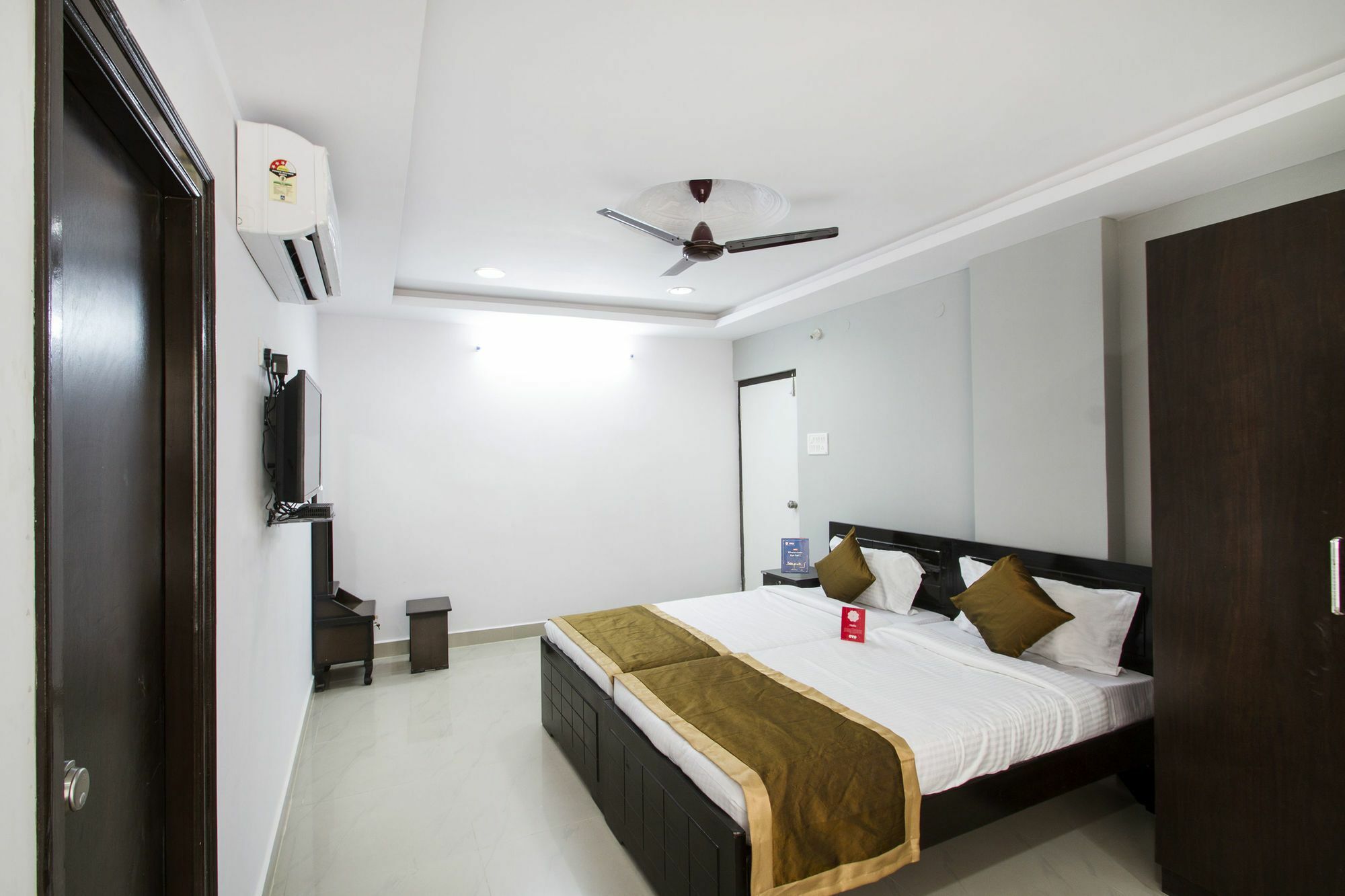 Hotel Oyo Flagship 463 Banjara Hills Hyderabad Esterno foto